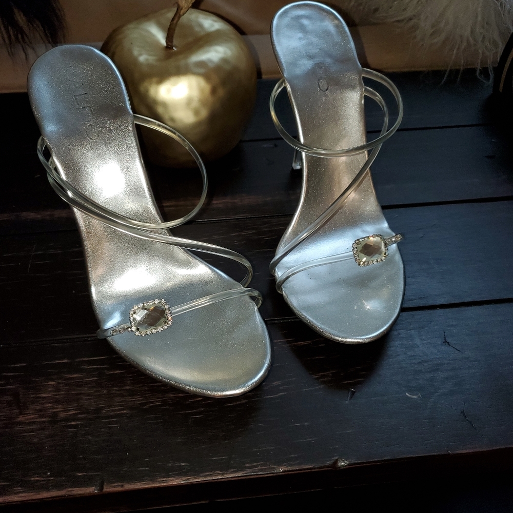 Clear plastic Pumps